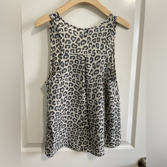 Joie Silk gray leopard print sleeveless blouse - Picture 2 of 5